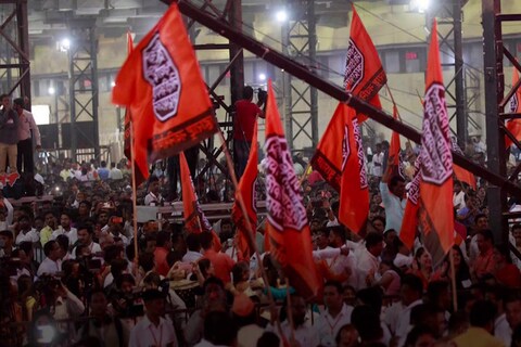 रविवारी मनसेने कार्यकर्ता मेळावा घेत आपले शक्तीप्रदर्शन करत कार्यकर्त्यांना प्रोत्साहित करण्याचे काम केले.