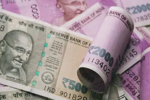 तुम्हाला तुमचा व्यवसाय (Business) सुरू करायचा असेल, तर सध्या ऑनलाइन पेट्रोल-डिझेल विक्रीचा (online fuel business) व्यवसाय तेजीत आहे. यामध्ये कमी गुंतवणुकीत तुम्ही कोट्यवधी रुपये मिळवू शकता.