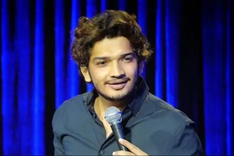कॉमेडियन मुनव्वर फारुकीला शनिवारी उशीर तुरुंगातून सोडण्यात आलं. न्यायाधीशांनी स्वतः हस्तक्षेप केल्यानंतर त्याची सुटका झाली.

