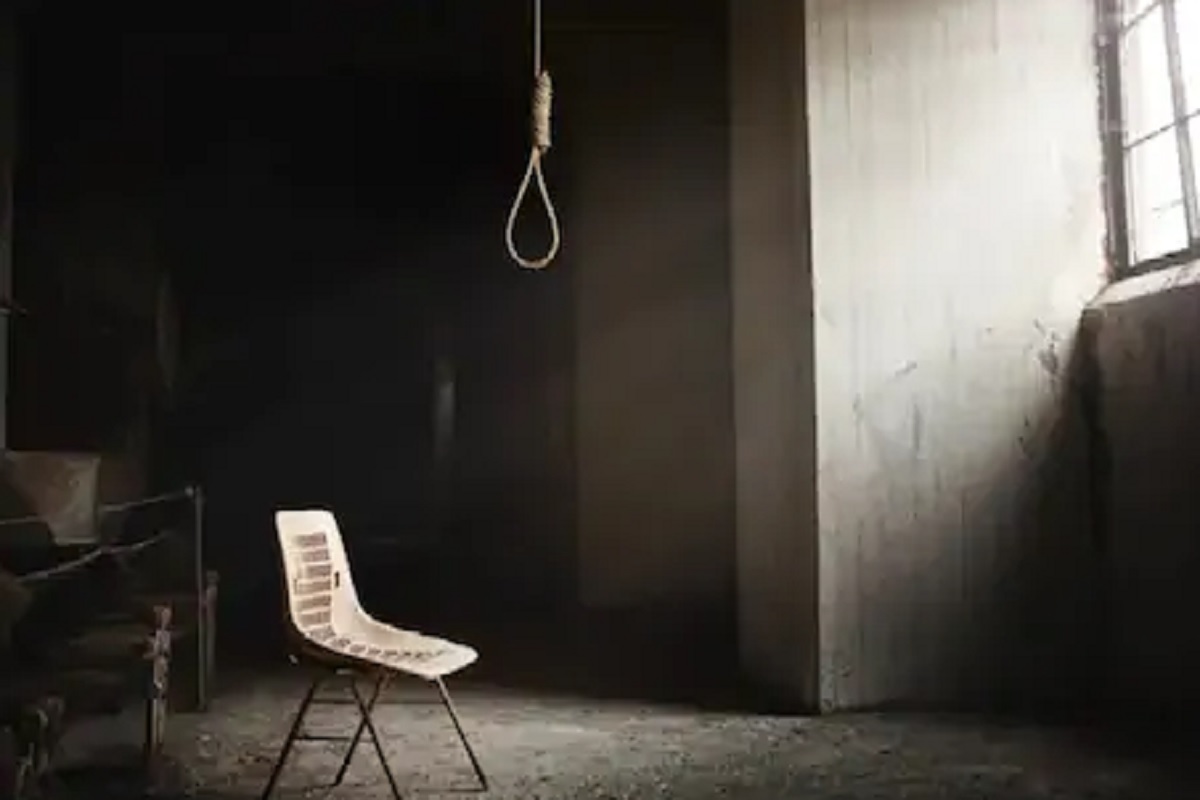 अकोल्यात शासकीय निवासस्थानी सरकारी कर्मचाऱ्याची हत्या; आत्महत्येचा रचला बनाव