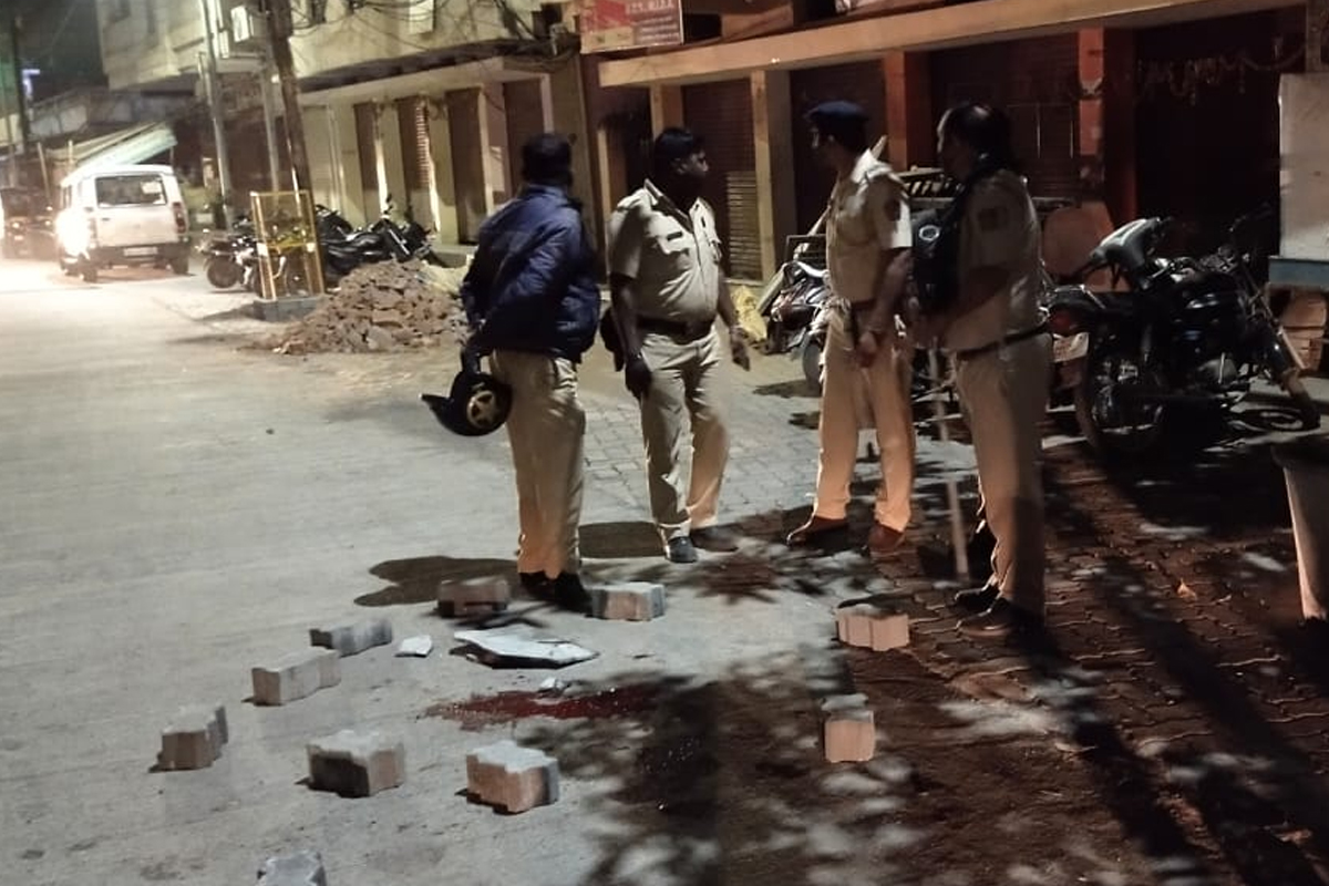 नागपूरकरांचा ऑन द स्पॉट फैसला, दगडाने ठेचून गुंडाला संपवलं