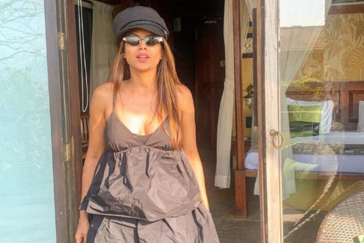 Nia Sharmaला फॅशन पडली महागात, ट्रोलर्स म्हणाले कचऱ्याची पिशवी