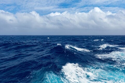 भूगोल (Geography) या अभ्यासविषयाच्या अनुषंगाने या पाण्याचं चार महासागरात विभाजन करण्यात आलं आहे, हे आपल्याला सर्वांनाच माहिती आहे. आज जाणून घेऊया पाचव्या महासागराबद्दल.