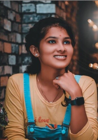 13 फेब्रुवारी 7.30 pm - पूजाने आत्महत्या केली नाही तर ती चक्कर येऊन पडली, असा दावा तिच्यासोबत असणाऱ्या दोन मित्रांनी केला 13 फेब्रुवारी 7.30 pm - पूजाने आत्महत्या केली नाही तर ती चक्कर येऊन पडली, असा दावा तिच्यासोबत असणाऱ्या दोन मित्रांनी केला