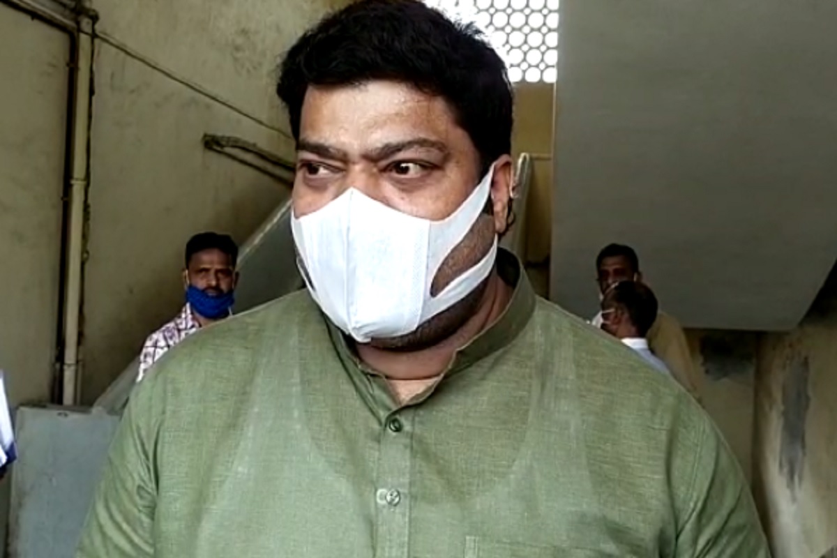 'कोरोनाच्या वाढत्या रुग्णसंख्येत गडबड', मनसे आमदारानेही उपस्थित केली शंका