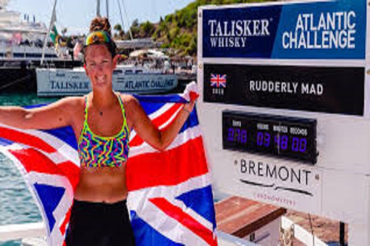 अटलांटिक महासागर पार करत केला नवा विक्रम; प्रवासादरम्यान फस्त केलं 40 किलो चॉकलेट