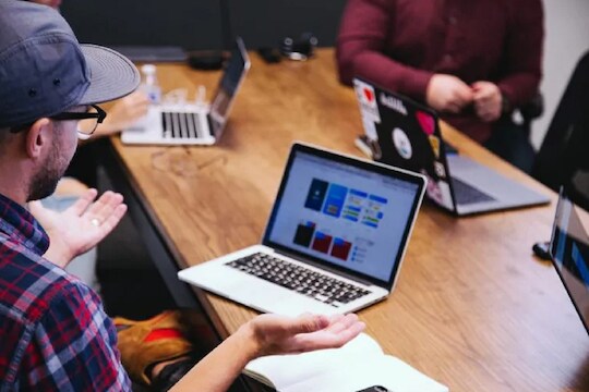 New Labour Code Impact on Salary: नव्या कामगार कायद्यांचा तुमच्या पगारावर काय परिणाम होणार?