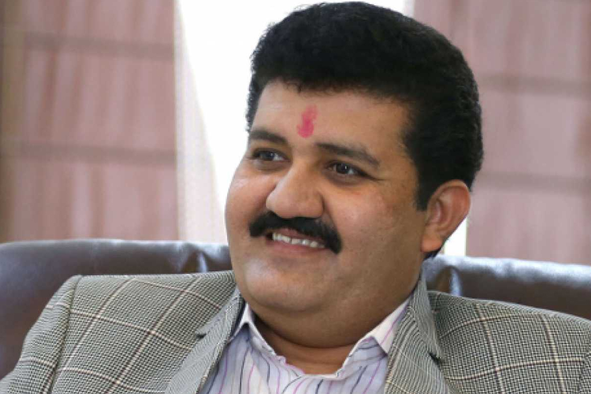 संजय राठोड यांच्यावर एकापाठोपाठ आरोप प्रकरण सुरू असताना बाबूसिंग महाराज सह्याद्रीवर आल्याने चर्चांना उधाण आले आहे.