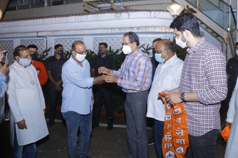 मुख्यमंत्री उद्धव ठाकरे यांच्या उपस्थितीत या दोघांनी शिवसेनेत प्रवेश केला