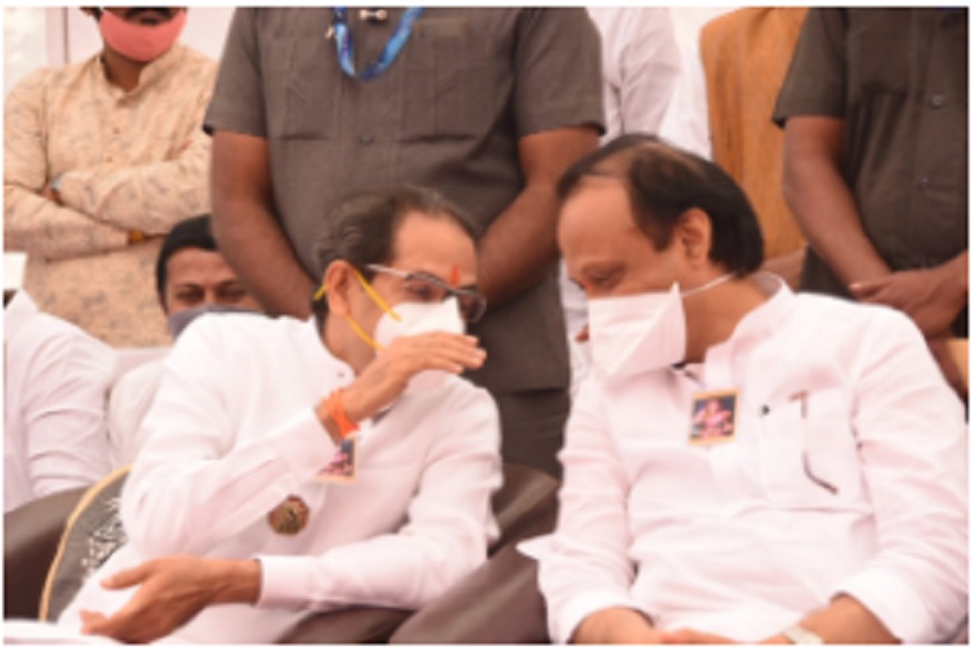 'अजितदादांनी कितीही मास्क आणि गॉगल लाऊ द्या, तरीही मी...', मुख्यमंत्र्यांची तुफान फटकेबाजी