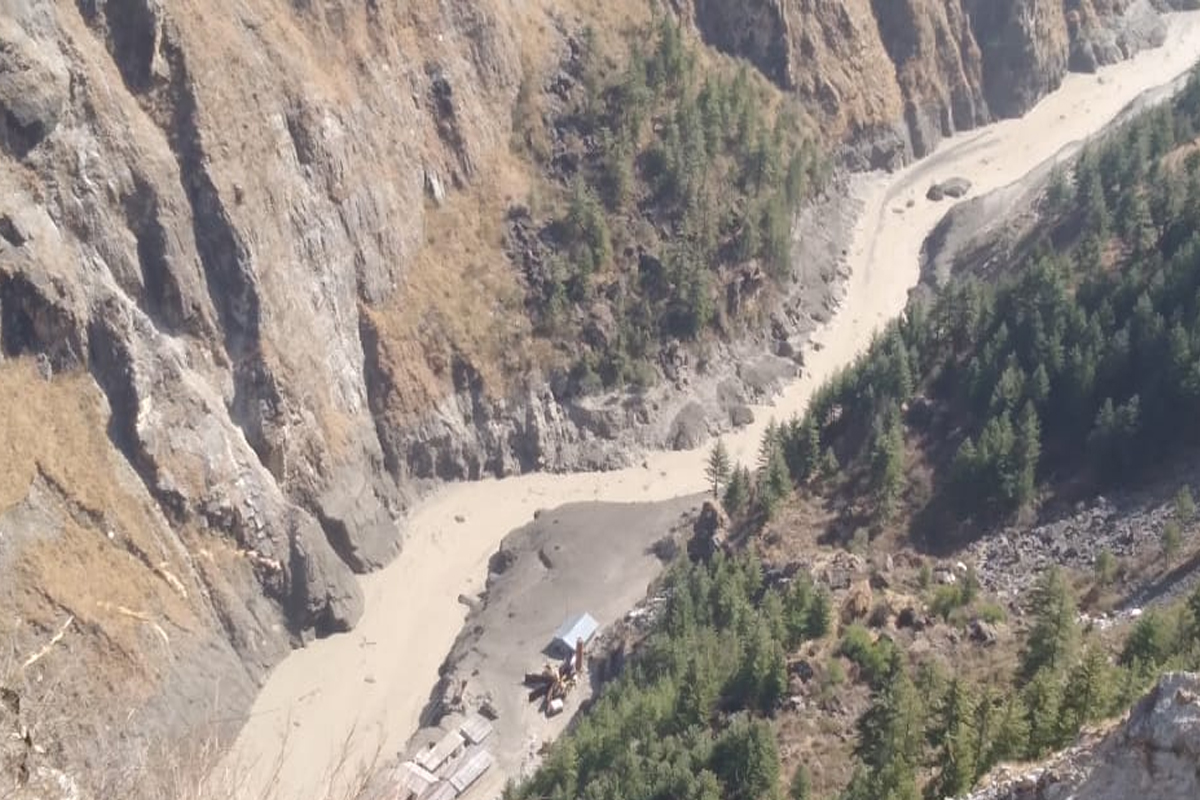 Glacier Burst in Uttarakhand: सेनेचे जवान ठरत आहेत देवदूत