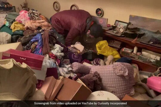 7 लाखात घरं केलं खरेदी; आणि घरात सापडला 2 कोटींचा खजिना, VIDEO मध्ये पाहा ही घटना