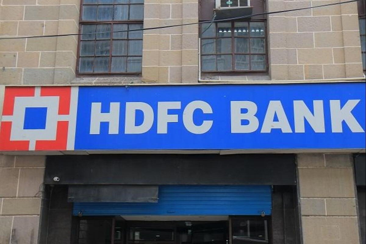 HDFC ग्राहकांसाठी Alert! उद्या 6 तास बंद असणार या बँक सेवा; खोळंबा टाळण्यासाठी आजच पूर्ण करा तुमची कामं