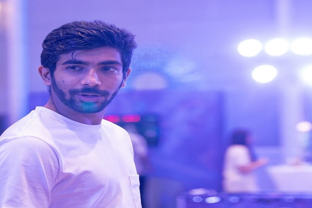 टीम इंडियाचा स्टार फास्ट बॉलर जसप्रीत बुमराह लवकरच विवाह बंधनात अडकणार आहे. यासाठी त्याने इंग्लंडविरुद्धची चौथी टेस्ट आणि टी-20 सीरिजमधून माघार घेतली. माध्यमांमध्ये येत असलेल्या वृत्तानुसार जसप्रीत बुमराह गोव्यामध्ये लग्न करणार आहे. (Photo- Jasprit Bumrah Instagram टीम इंडियाचा स्टार फास्ट बॉलर जसप्रीत बुमराह लवकरच विवाह बंधनात अडकणार आहे. यासाठी त्याने इंग्लंडविरुद्धची चौथी टेस्ट आणि टी-20 सीरिजमधून माघार घेतली. माध्यमांमध्ये येत असलेल्या वृत्तानुसार जसप्रीत बुमराह गोव्यामध्ये लग्न करणार आहे. (Photo- Jasprit Bumrah Instagram