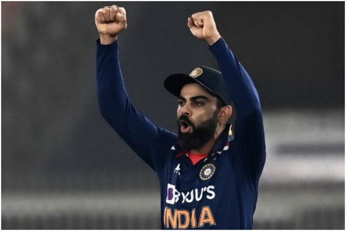 वनडे क्रिकेटमध्ये सचिनच्या नावावर सर्वाधिक शतकं आहेत. सचिनने वनडे क्रिकेटमध्ये 49 शतकं केली आहेत, तर विराटच्या नावावर 43 शतकं आहेत. याशिवाय विराट कोहली कर्णधार म्हणून क्रिकेटच्या तिन्ही फॉरमॅटमध्ये सर्वाधिक शतक करणारा खेळाडू ठरेल आणि रिकी पॉण्टिंगला मागे टाकेल. 