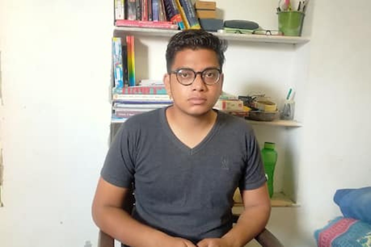 भयंकर! इंजिनिअरिंग कॉलेजच्या 5 विद्यार्थ्यांना प्राध्यापकांकडून बेल्टने मारहाण, हॉस्टेलमधूनही काढलं