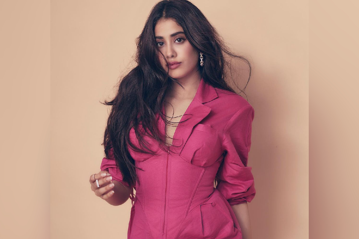 ‘मला किस करशील का?’; चाहत्याच्या प्रश्नावर जान्हवीनं दिलं अजब उत्तर