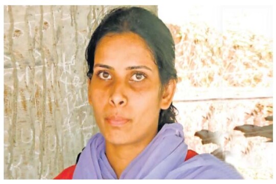 दहा वर्ष मैदान गाजवलेली राष्ट्रीय स्तरावरील व्हॉलीबॉलपटू बनली प्लंबर!