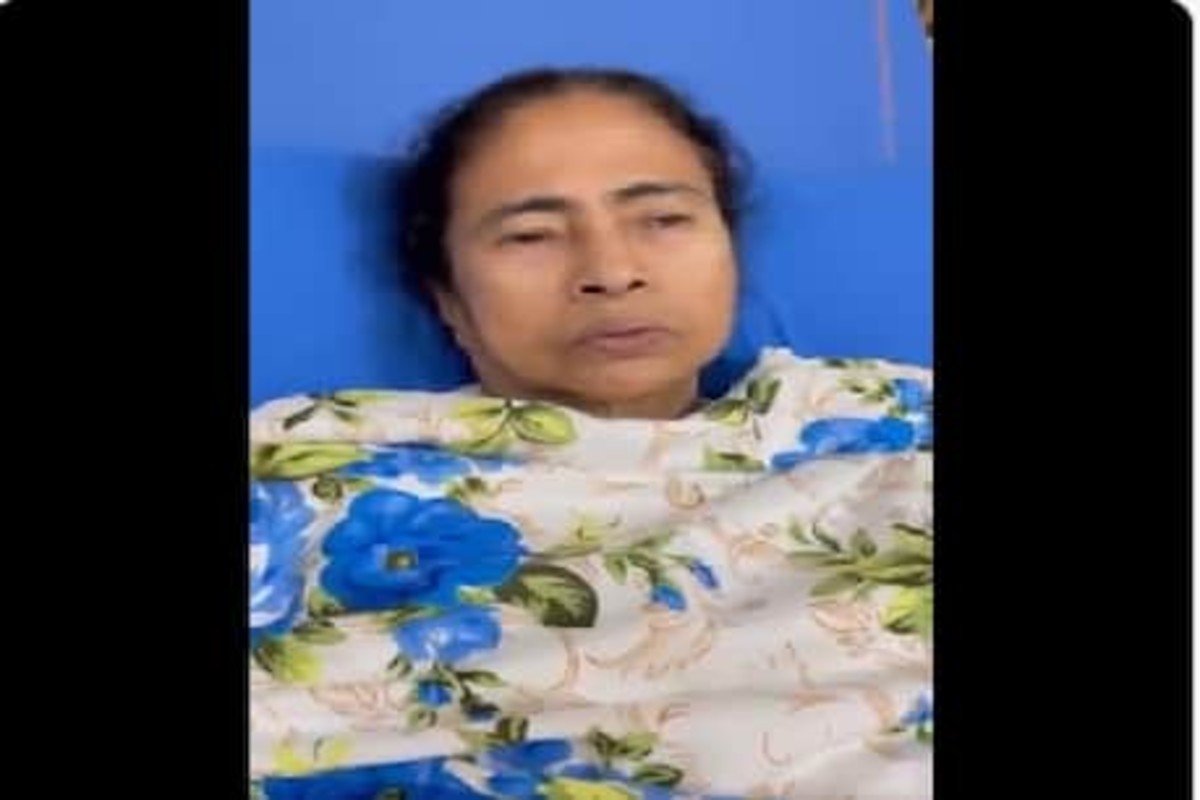 West Bengal Elections 2021 : जखमी झाल्यानंतर ममतांची पहिली प्रतिक्रिया, हॉस्पिटलच्या बेडवरुन कार्यकर्त्यांना म्हणाल्या...