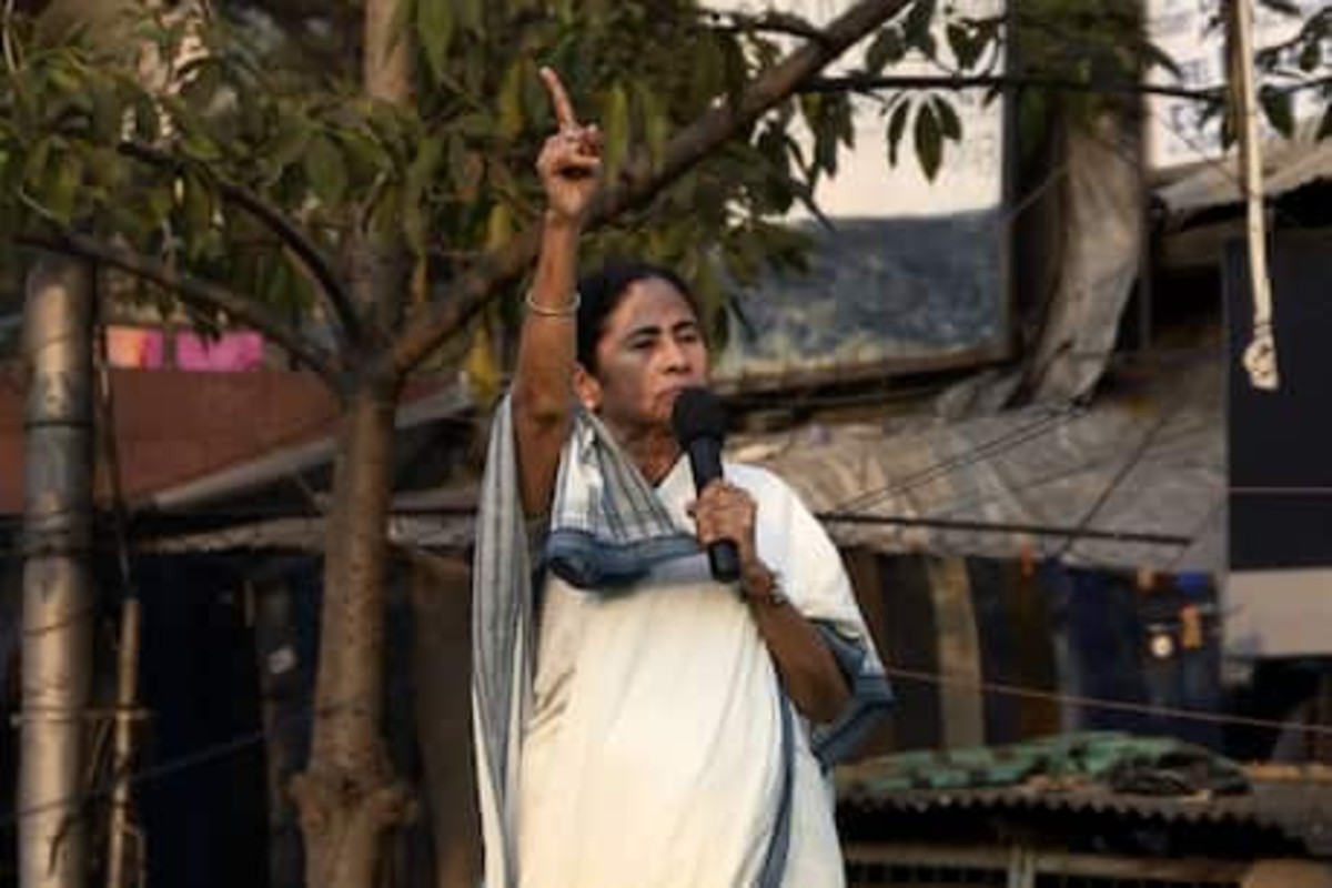 नंदीग्राममध्ये दीदी विरुद्ध दादा? ममतांच्या घोषणेनंतर भाजपाच्या निर्णयाकडं सर्वांचं लक्ष