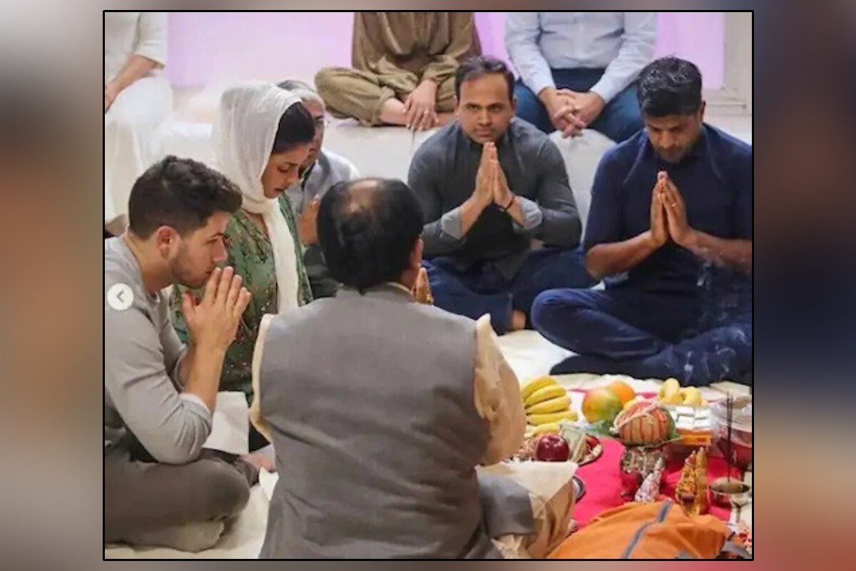 या रेस्तरॉचं नाव तिनं ‘सोना’ (SONA) असं ठेवलं आहे. यामध्ये प्रामुख्याने भारतीय खाद्यसंस्कृतीला प्राधान्य दिलं जाईल. (Indian restaurant in New York) (Photo credit Instagram) या रेस्तरॉचं नाव तिनं ‘सोना’ (SONA) असं ठेवलं आहे. यामध्ये प्रामुख्याने भारतीय खाद्यसंस्कृतीला प्राधान्य दिलं जाईल. (Indian restaurant in New York) (Photo credit Instagram)