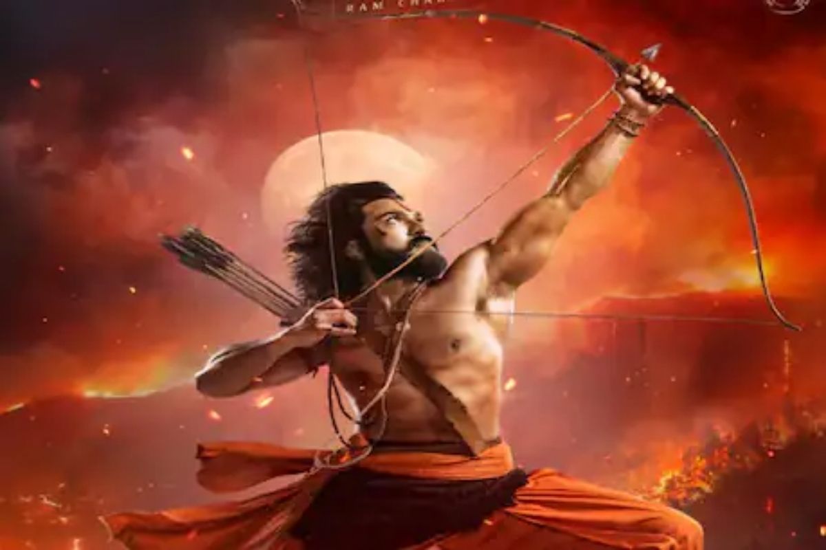 बाहुबली फेम एसएस राजामौलीच्या 'RRR'चा न्यू लुक जारी; राम चरण दिसणार मुख्य भूमिकेत