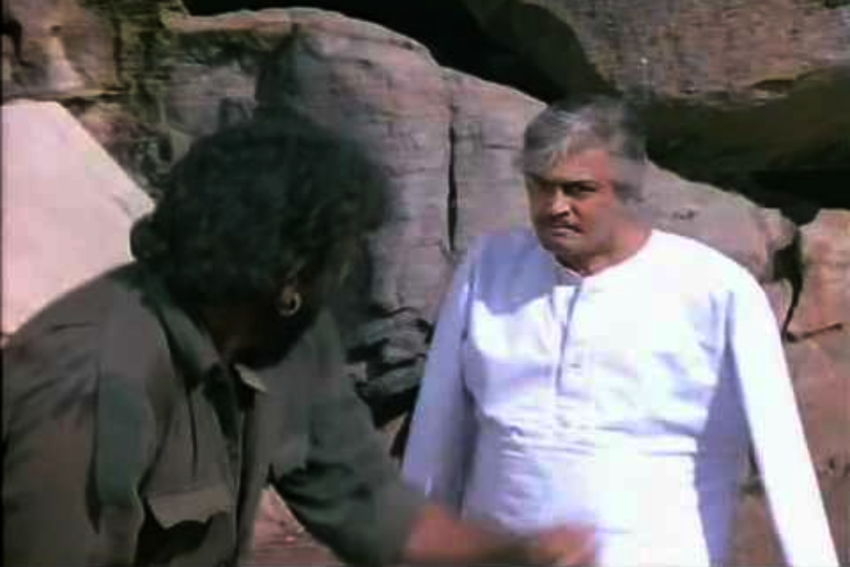 गब्बरला मारताना दिसले होते ठाकूरचे हात; शोलेमधील Video होतोय व्हायरल