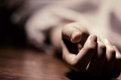 अल्पभूधारक असल्यामुळे शेतीवर भागत नाही म्हणून ते खाजगी गाडीवर पुणे येथे चालक म्हणून काम करीत होते. 