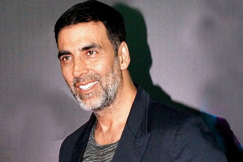 बॉलिवूड खिलाडी अभिनेता अक्षय कुमार (Akshay Kumar) सध्या 'राम सेतु' (Ram Setu)या चित्रपटामुळे चर्चेत आला आहे. या बाबतची माहिती अक्षय कुमारने सोशल मीडियाद्वारे चाहत्यांना दिली आहे. यासोबत त्याने आपल्या लूकचा फोटोही शेअर केला आहे.