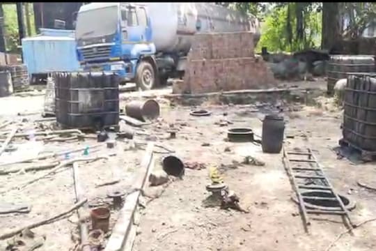 टाकीसफाई करताना 3 कामगारांचा मृत्यू, रासायनिक कंपनीच्या टाकीत गुदमरून गमावला जीव