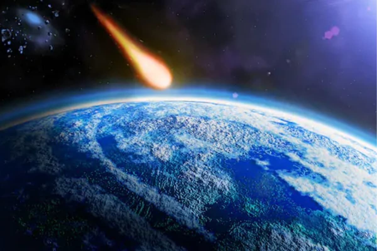 तीन फुटबॉल मैदानाएवढ्या आकाराचा अपोफिस लघुग्रह पृथ्वीजवळून जाणार, 2029 मध्ये धोका!