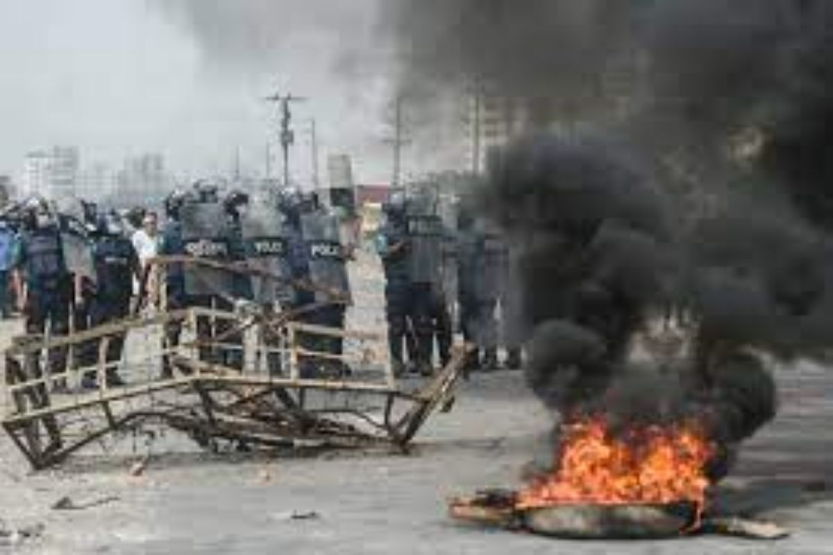 पंतप्रधान मोदींच्या दौऱ्यानंतर बांगलादेशात हिंसाचार; हिंदू मंदिरं होतायेत लक्ष्य