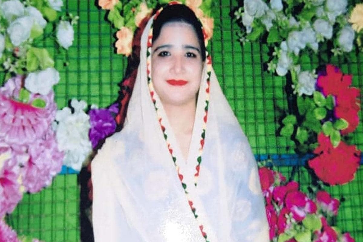 अजून एक आयेशा! पैशापुढं त्यांचं प्रेम पडलं फिकं, तरुणीनं उचललं टोकाचं पाऊल