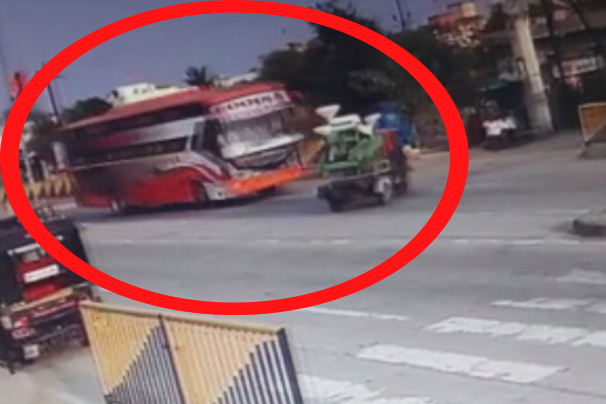 buldhana news : रस्ता ओलांडत असताना भरधाव बसने रिक्षाला उडवले, अपघाताचा LIVE VIDEO