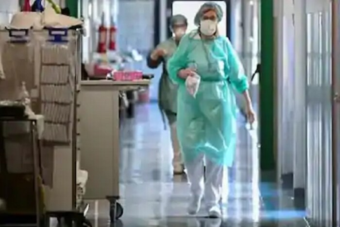 जास्त दर आकारणाऱ्या रुग्णालयांवर भरारी पथकांमार्फत पुन्हा तपासणी करण्याची आणि त्यावर कारवाई करण्याची तरतूदही या अधिसूचनेत कायम ठेवण्यात आली आहे.