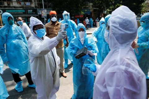 Coronavirus Maharashtra update : सोमवारी 50 हजारांच्या खाली आलेला नव्या कोरोना रुग्णांचा आकडा आता पुन्हा 50 हजारांच्या वर गेला आहे.