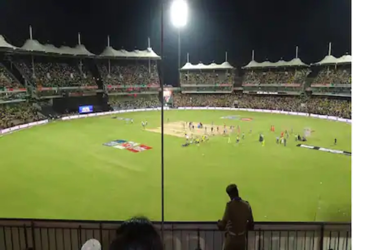 Cricket news: क्रिकेट सामन्यादरम्यान मारहाण; प्रतिस्पर्धीनं चेहऱ्यावर ठोसा मारल्यानं खेळाडू जखमी