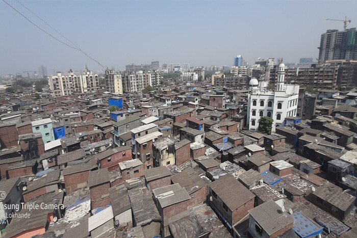 कोविड 19 संसर्गाच्या दुसऱ्या लाटेत धारावीत पहिल्यांदा शून्य रुग्ण संख्या नोंदवण्यात आली आहे. गेल्या 24 तासात तेथे एकही रुग्ण सापडला नाही.