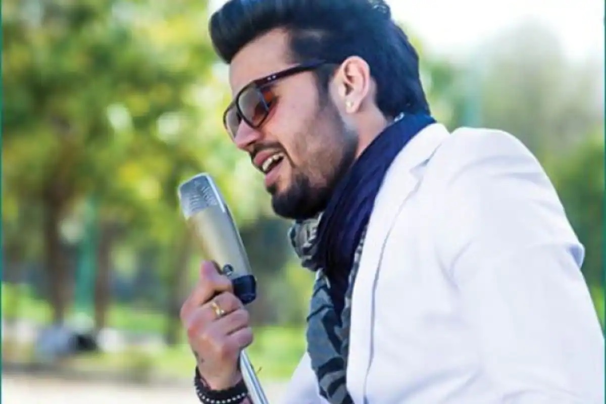 संगीत क्षेत्राला मोठा धक्का! प्रसिद्ध गायकाचा कार अपघातात मृत्यू; वेगाने घेतला जीव