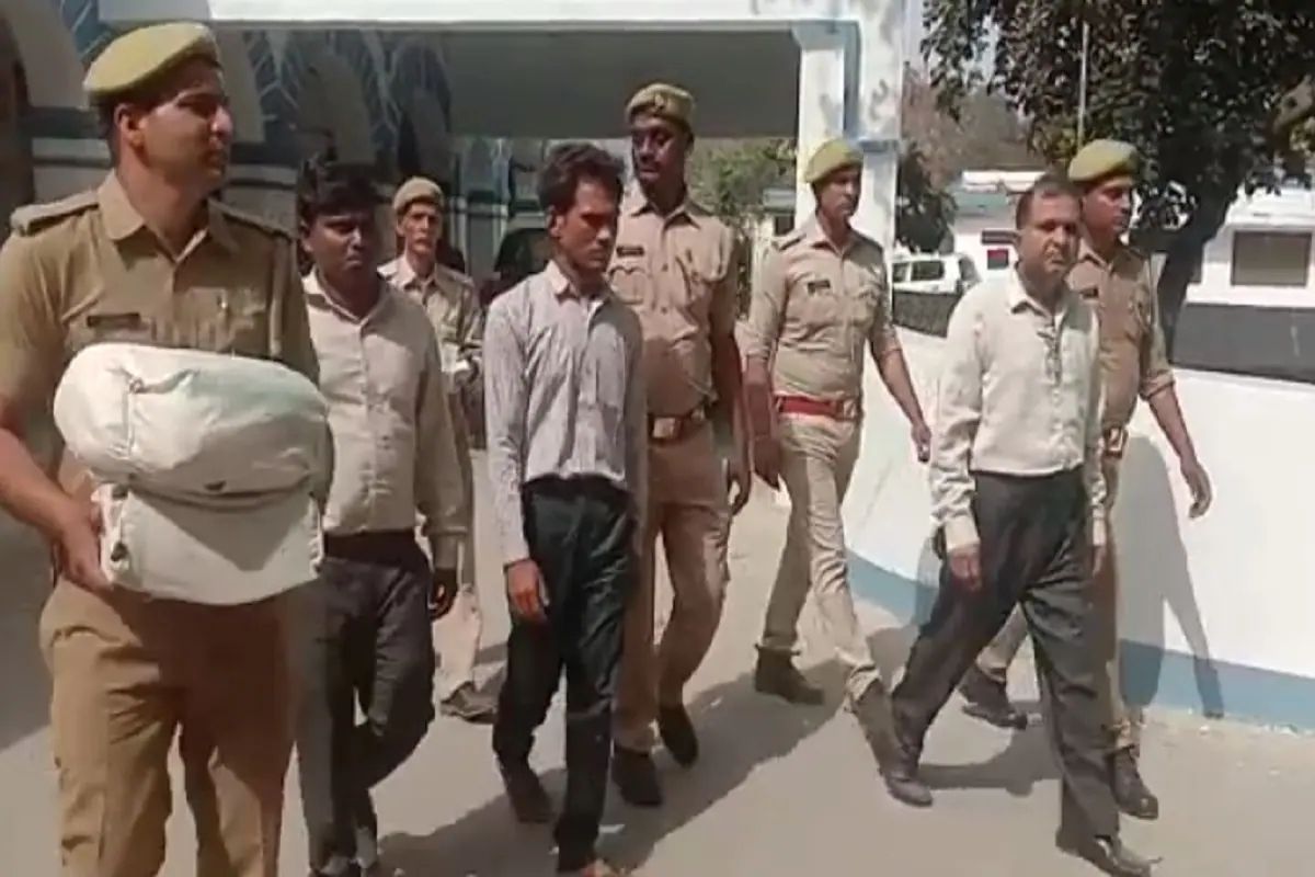 8 वी पास 'डॉक्टर' ने केलं गर्भवती महिलेचं ऑपरेशन; बाळासहित आईचा मृत्यू