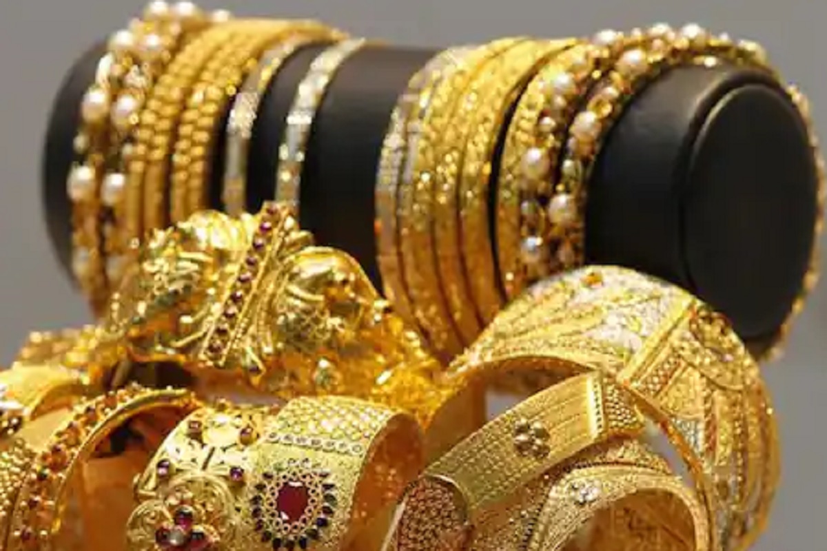 Gold Price Today: 10 हजारानं स्वस्त झालं सोनं, चांदीच्या किमतीतही मोठी घट, तपासा आजचे दर