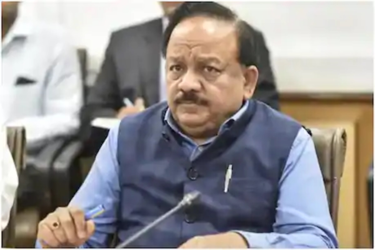 काँग्रेस नेत्यांनी आधी लसीला नावं ठेवली आणि मग स्वतःच लस घेतली, मनमोहन सिंग यांच्या पत्रावर हर्षवर्धन यांचं उत्तर