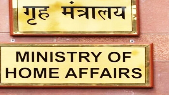 त्यामुळे वाढत्या कोरोनाचा धोका लक्षात घेऊन महाराष्ट्र शासनाने कठोर पावले उचलायला सुरुवात केली आहे.