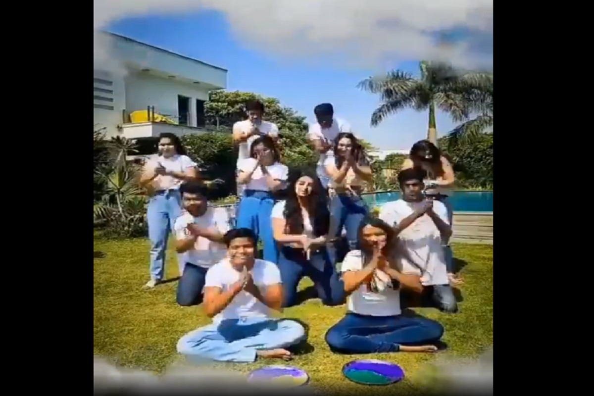 याला म्हणतात कोरोना Holi celebration; तरुणांचा हटके व्हिडीओ व्हायरल