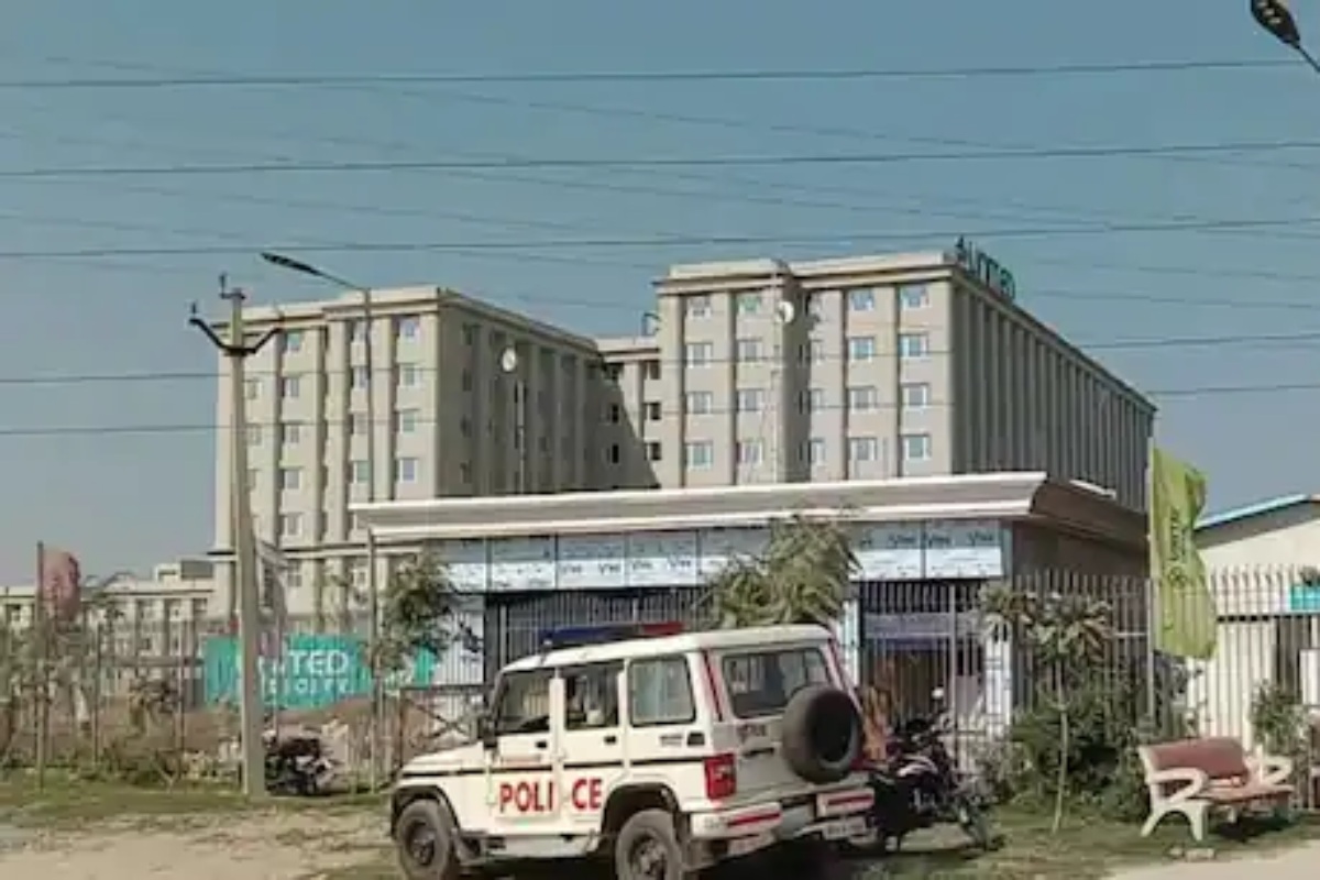 पैसे कमी असल्यानं ऑपरेशननंतर टाके घालण्यास डॉक्टरांनी दिला नकार, चिमुकलीचा मृत्यू