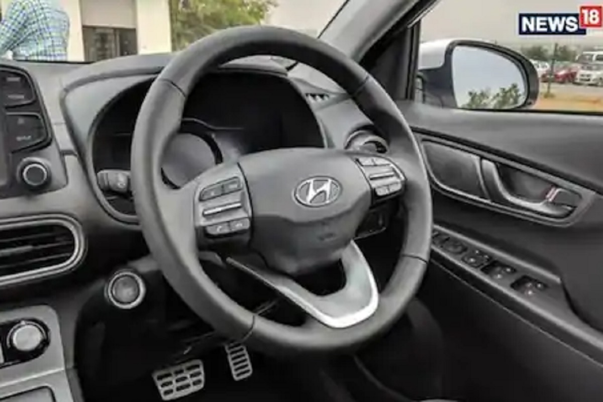 स्वस्तात कार खरेदीची सुवर्णसंधी; Hyundai च्या या कार्सवर 1.5 लाख रुपयांपर्यंत बंपर डिस्काउंट