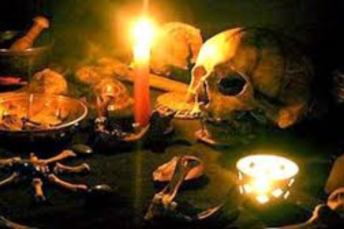 मांत्रिक बाबाने स्वप्नात येऊन वारंवार बलात्कार केला; महिलेच्या तक्रारीनंतर पोलीसही शॉक, कसा करणार निवाडा?