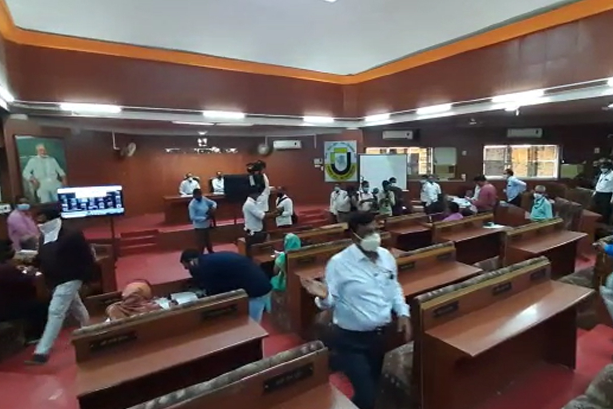 Jalgaon mayor election अखेरच्या क्षणी नवे वळण, भाजपने घेतला आक्षेप