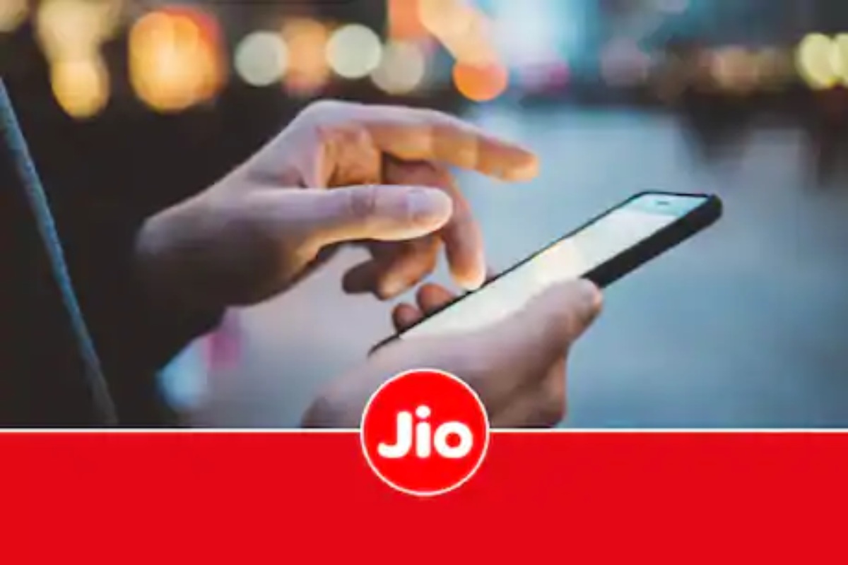 Jio ची धमाकेदार ऑफर, एकदाच रिचार्ज करा आणि वर्षभर मिळवा अनलिमिटेड सुविधा