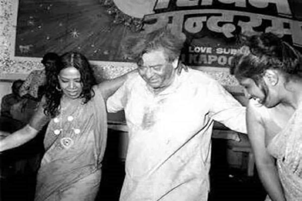 राज कपूर यामध्ये अनेक बॉलीवूड कलाकारांना आमंत्रित करत असतं. यावेळी नवनवीन कलाकारांना आपल्या अंगातील कलाकौशल्ये दाखविण्यास वाव मिळत असे. राज कपूर यामध्ये अनेक बॉलीवूड कलाकारांना आमंत्रित करत असतं. यावेळी नवनवीन कलाकारांना आपल्या अंगातील कलाकौशल्ये दाखविण्यास वाव मिळत असे.